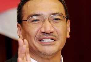 Rakyat bertafakur serentak bagi menghormati jenazah MH17 pada 22 Ogos