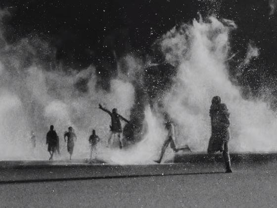 トム ヨーク Last I Heard のmvが発表 モノクロアニメで描かれたディストピアの終焉 Buzzap