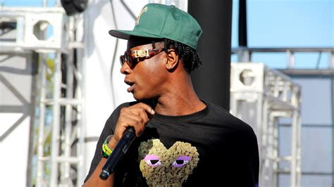 Devlet konservatuarı tiyatro bölümü'nde okudu.13 yaşında orduya seçen saddam hüseyin'in cumhuriyet mu. Joey Bada Wallpapers Images Photos Pictures Backgrounds