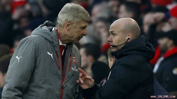 Wenger: ‘Rồi người hâm mộ, đài truyền hình sẽ đâm đơn kiện vì Suarez ăn vạ’