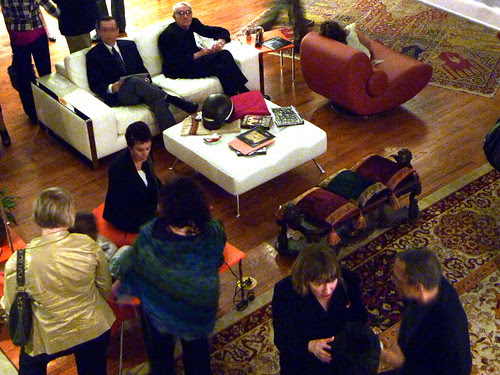 P1010230-2010-03-18-Besharat-Fay-Gold-Upstairs-Back-Blur
