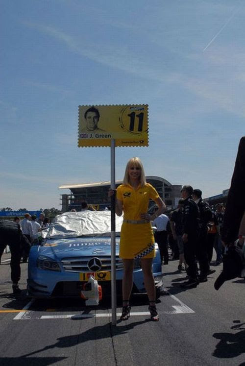 Beautiful Pit Girls of Formula One (59 pics)
