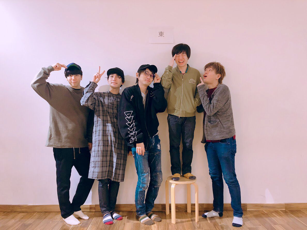 あんスタ 西山宏太朗さんら 流星隊 キャストの仲良しエピソード炸裂 どこか違和感のある集合写真が公開 にじめん