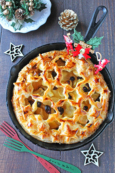 スキレットで星のチーズカスタードアップルパイ コッタクリスマスお菓子特集に掲載 ぱおのおうちで世界ごはん