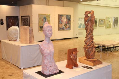 27日まで加茂文化会館で第28回新春美術展 加茂の作家による昨年の県展や芸展の受賞作など67点を一堂に展示