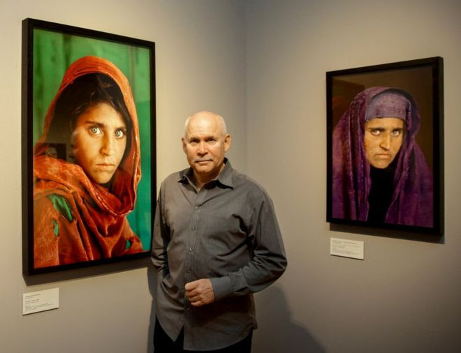 Steve McCurry na picha za Sharbat Gula Hamburg, Ujerumani Juni 27, 2013.