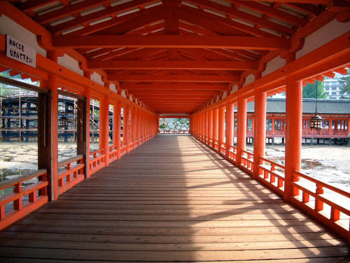 Kuil Itsukushima, Jepang