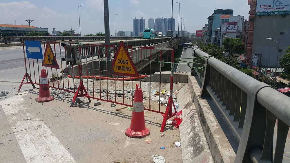 ô tô rơi, đường trên cao, góc cụt đường trên cao,