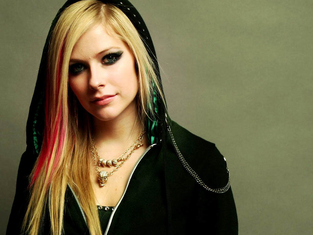 sensual Avril Lavigne Wallpaper Avril Lavigne Hot Pictures