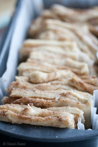 respecting food blogger out there who has not yet tried  Cinnamon Pull-Apart Bread
