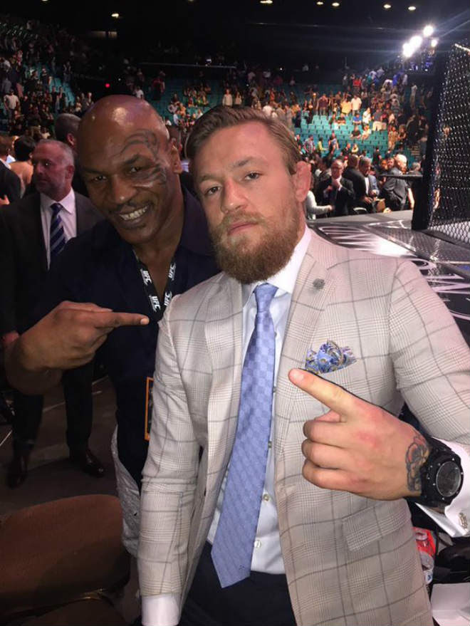 Bị dọa giết bởi Mayweather, McGregor xưng là “cha đẻ” Mike Tyson - 1