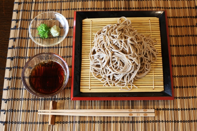 ざるそば と もりそば の違いは何 由来や語源も解説