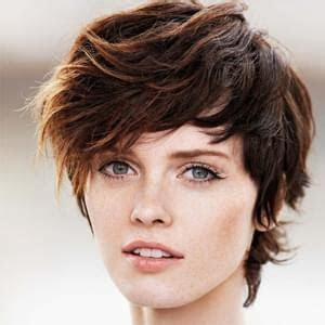 visage ovale coupe courte