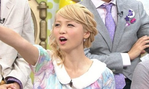 E Girlsの金髪といえばこの人 Amiの髪型まとめ インスタ バラエティなど Akogare