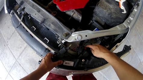 This automotive maintenance tutorial was specifically written to assist owners of the first generation (2003, 2004, 2005, 2006, 2007 and 2008) honda pilot suv . CitroÃ«n C4 how to remove and replace headlight - YouTube