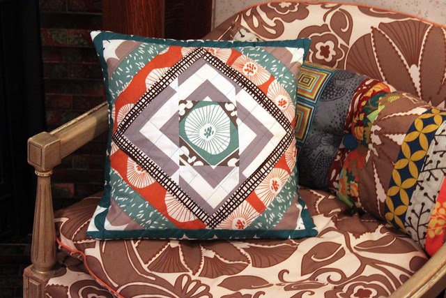 echo pillow