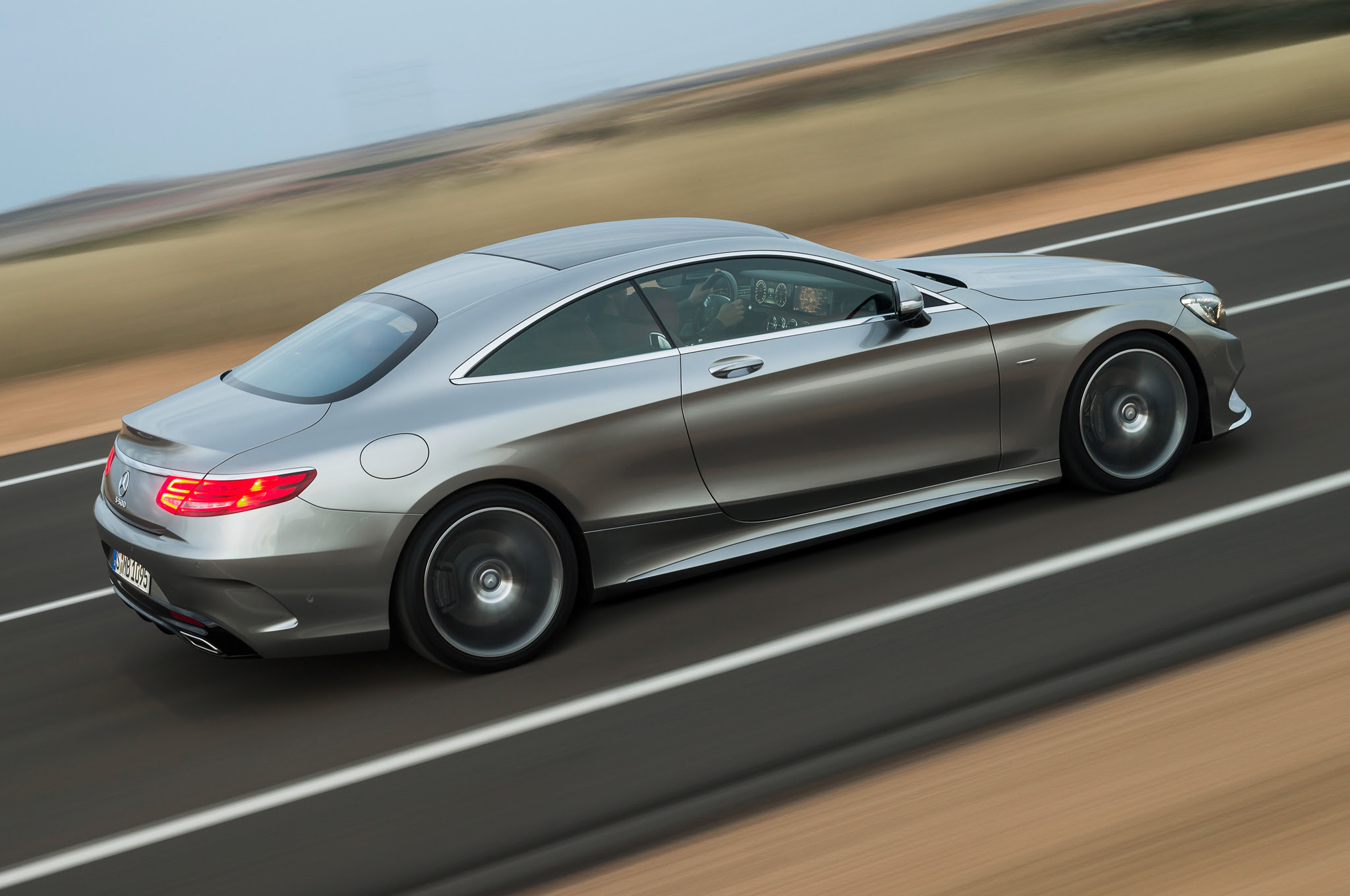 2015-Mercedes-Benz-S-Class-Coupe-rear-side-motion-view2