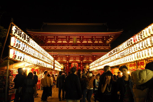 walking down the street in Asakusa by asihsimanis