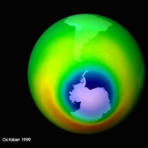 Imagem mostra a camada de ozônio em 1999