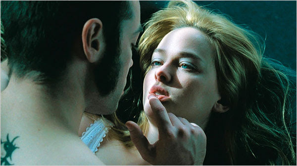 teeth movie. Movie Review