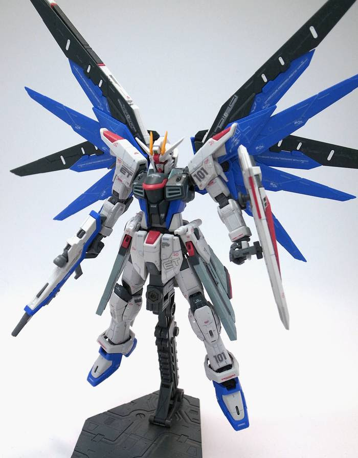 ガンプラ制作ギャラリー 1 144 Rg フリーダムガンダム塗装完成品 落札