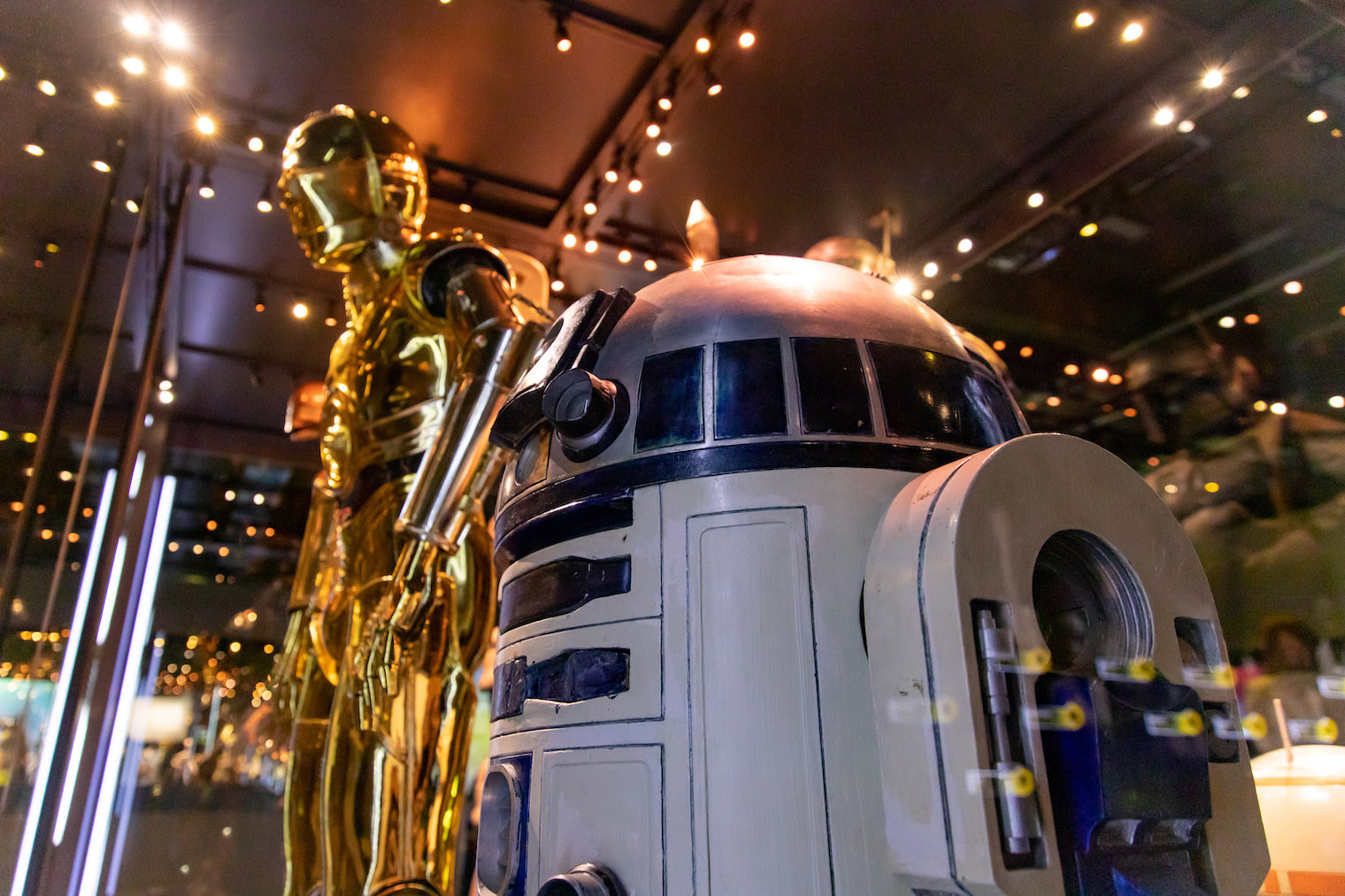 スター ウォーズと日本文化に深い関わりがあるって本当 中の人 に聞いてきました 和樂web 日本文化の入り口マガジン