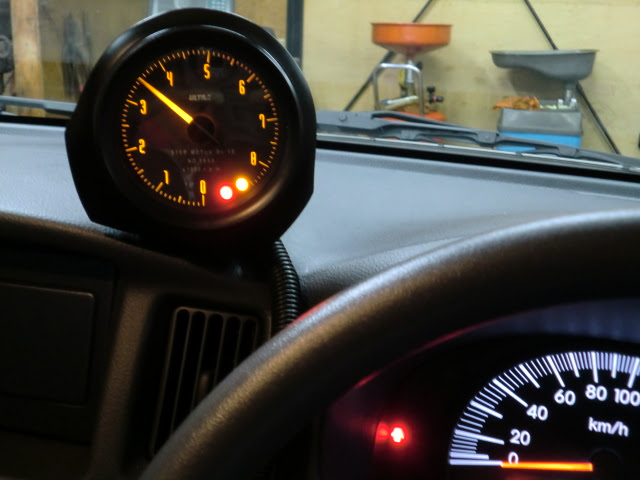 タコメーター装着 決定的な答えの無いものを突き詰めるのが楽しい