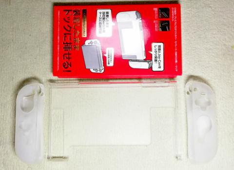 本体カバーを装着したままドックに挿せる ドック併用可能 前面 背面カバー Cyber プレミアムプロテクトカバー セパレート Switch用 Switchのレビュー ジグソー レビューメディア