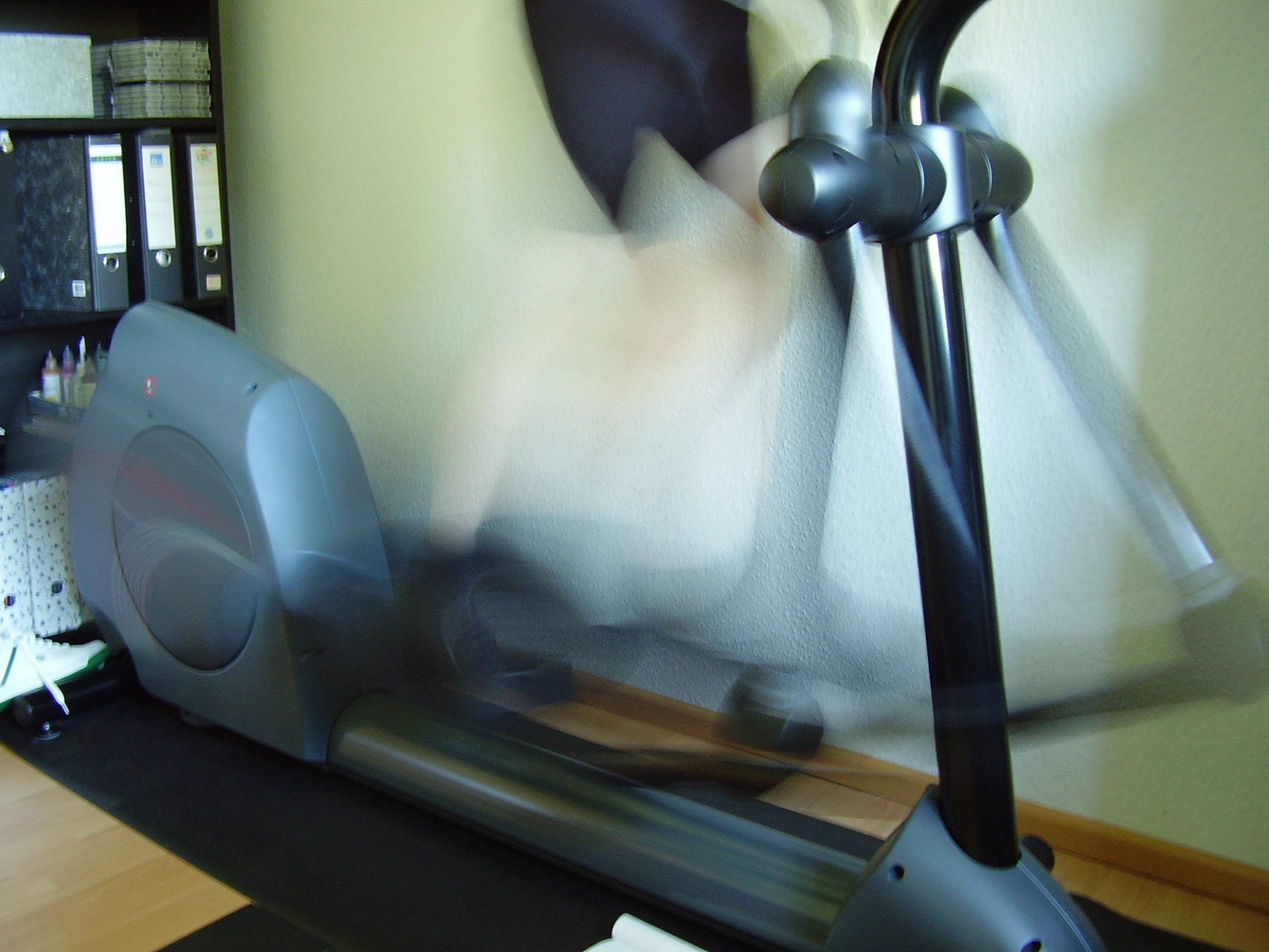 Cross-trainer