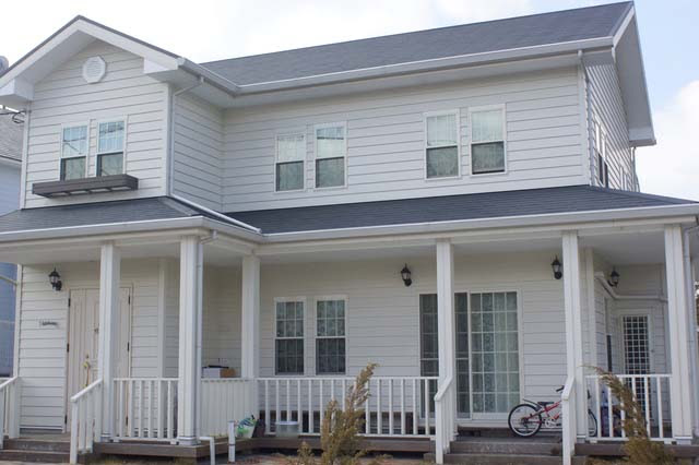 屋根の色選び 基調の4色はこう使う 屋根 屋根と暮らしのスタイルマガジンroofstyle ルーフスタイル