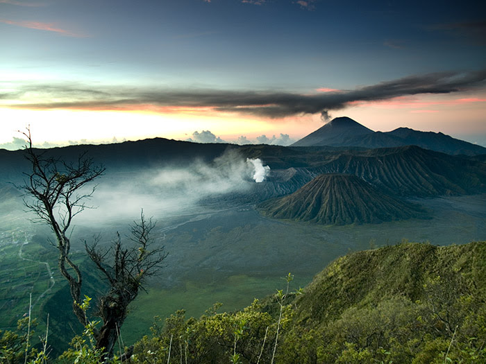 Gunung Bromo wallpaper - Tempat Wisata Foto Gambar Wallpaper