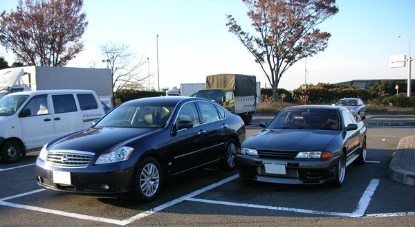 最新高級セダンで走る