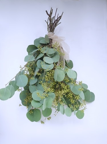ユーカリポポラスのスワッグ 上海でフラワーアレンジメント Flower Life In Shanghai