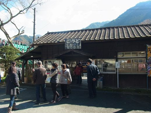 群馬の旅 わたらせ渓谷鉄道 神戸 ごうど 駅 レストラン渓流 好きな場所に行くからねっ