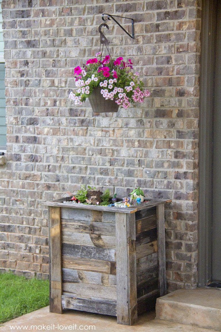 10 Tall Planter Box Plans for DIY â