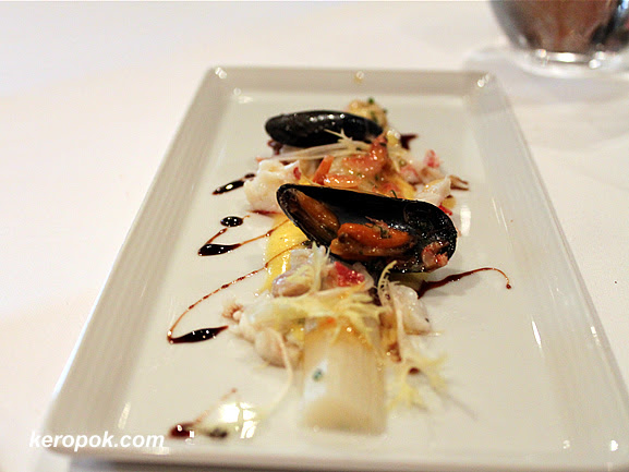 Poached white asparagus, Bouchot mussels