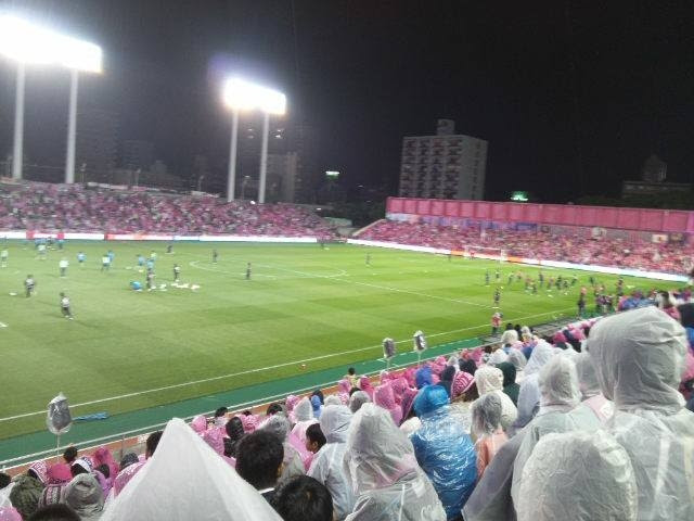 サッカー観戦の持ち物は 雨や冬の日は要注意 リストでチェック 波乗り好奇心
