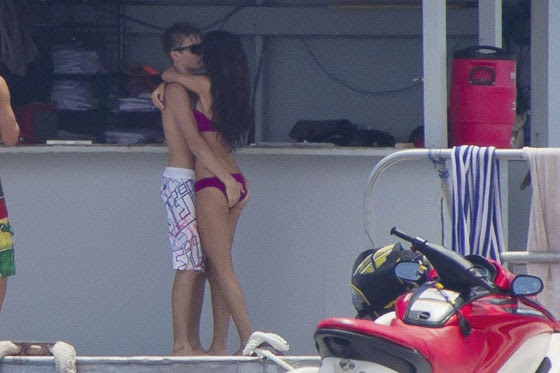 selena gomez and justin bieber hawaii beach. Justin Beiber amp; Selena Gomez