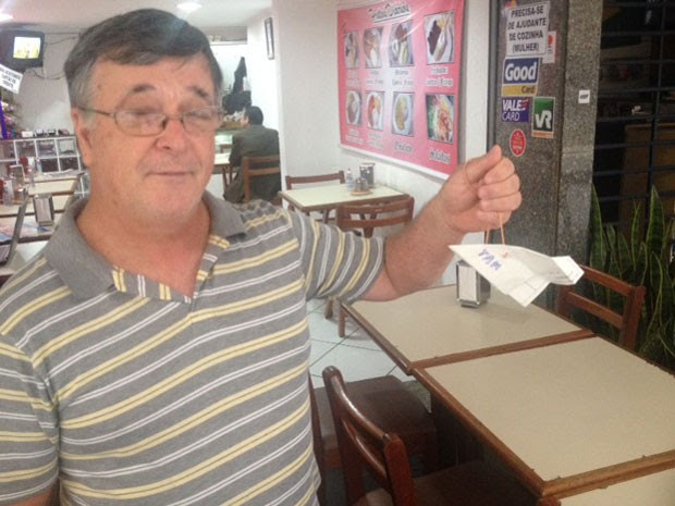 Mauro de Souza, dono de restaurante que teve prejuízo por causa da premonição da queda do avião na Av. Paulista (Foto: Tatiana Santiago/ G1)