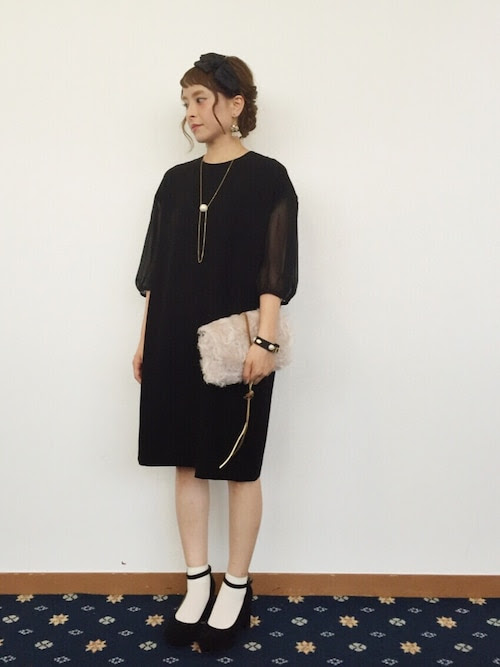 マナーの範囲内でオシャレになれる結婚式の黒色ドレスコーデ集 Dressy