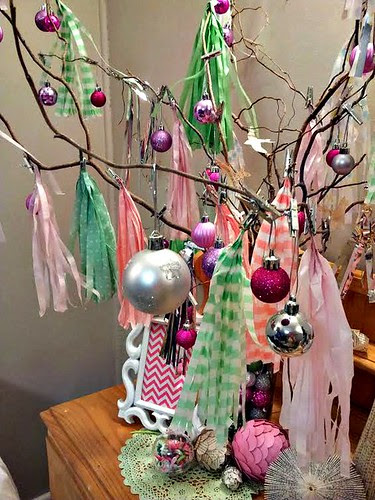 Christmas-tree-tassels