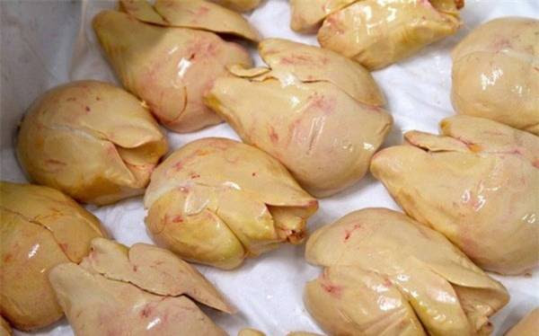 Foie gras - đỉnh cao văn hóa ẩm thực Pháp và nỗi thống khổ tột cùng của loài ngỗng