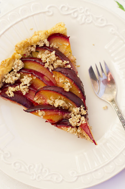 Mandli-ploomikook / Almond and plum pie