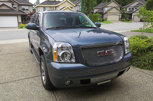 GMC Yukon XL_Denali with Ventvisors