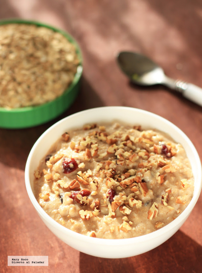 Crema de avena con arándanos y nueces. Receta