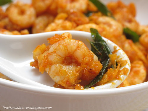 Fragrant stir fried curry shrimps
