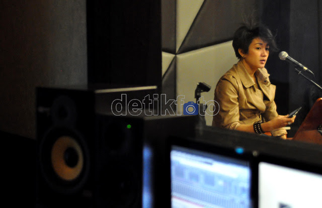 [imagetag] Ngintip SHE Latihan di Studio