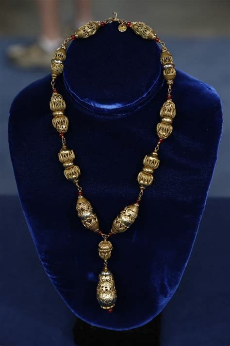 California avenue, palo alto, ca 94304 . Chanel Costume Jewelry Necklace, ca. 1940 | Antiques