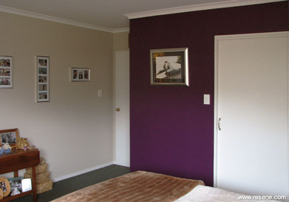 Feature walls against neutral walls in bedrooms.