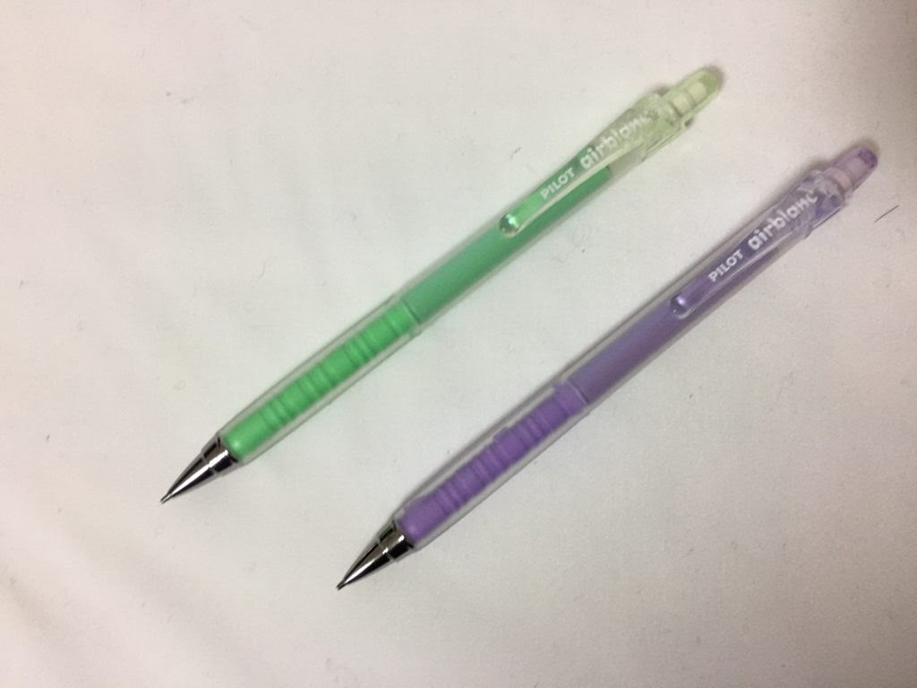 パステルカラーのボディがかわいい0 3mmシャーペン Airblanc ペン回しパフォーマーの文具生活